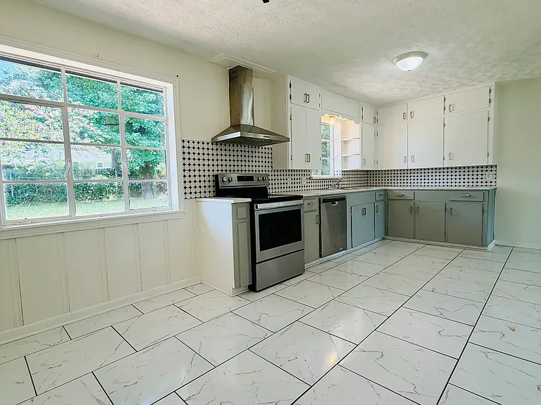 4224 Main St — Photo 7