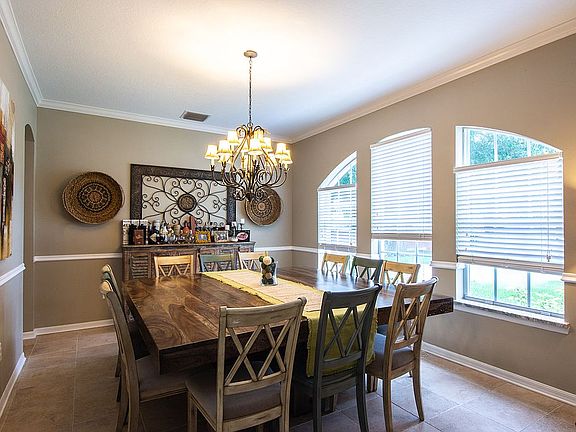 4th image of 15201 Octavia Ln