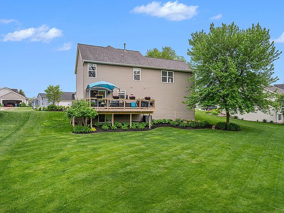 3rd image of 8295 Fairwood Dr
