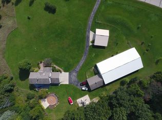 W344S3381 Moraine Hills Dr, Dousman, WI 53118