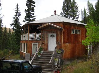 35 Mary Ann Creek Rd, Oroville, WA 98844