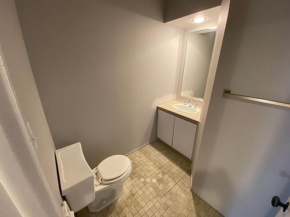5th image of 1000 W Wolfram St #1E