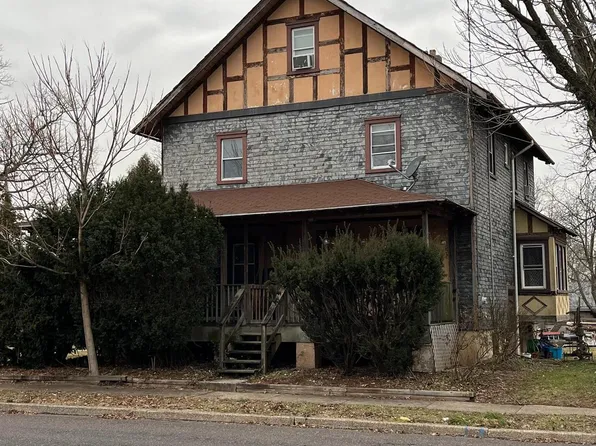 706 Fairgrounds Rd, Hatfield, PA 19440