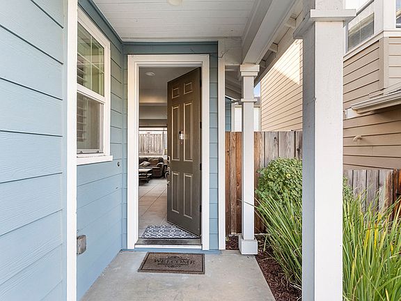 4th image of 2717 Sea Glass Ave