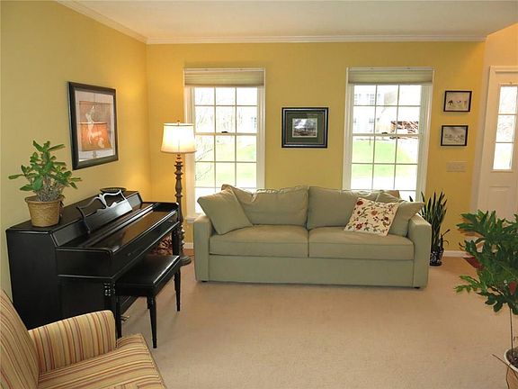 4th image of 4864 Bedford Dr