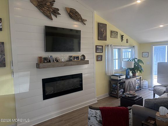 4th image of 1506 Tamiami Road