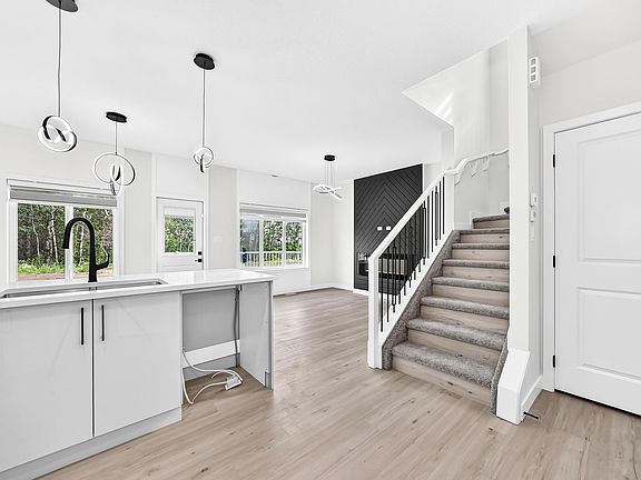 5th image of 71 Patriot Way