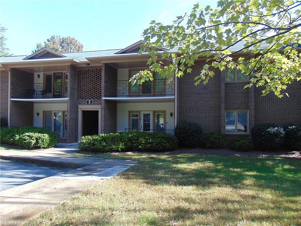 1st image of 8B Fountain Manor Dr