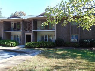 8 Fountain Manor Dr UNIT B, Greensboro, NC 27405