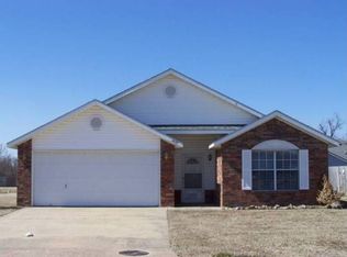 1429 S Camellia Ln, Fayetteville, AR 72704