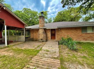 65 Navarro Dr, Hilltop Lakes, TX 77871