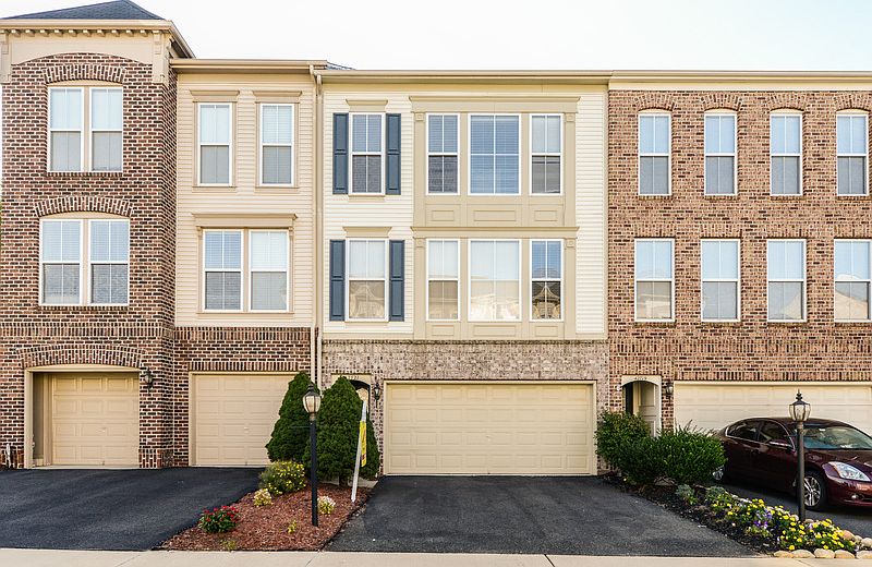 1st image of 42721 Twinleaf Dr