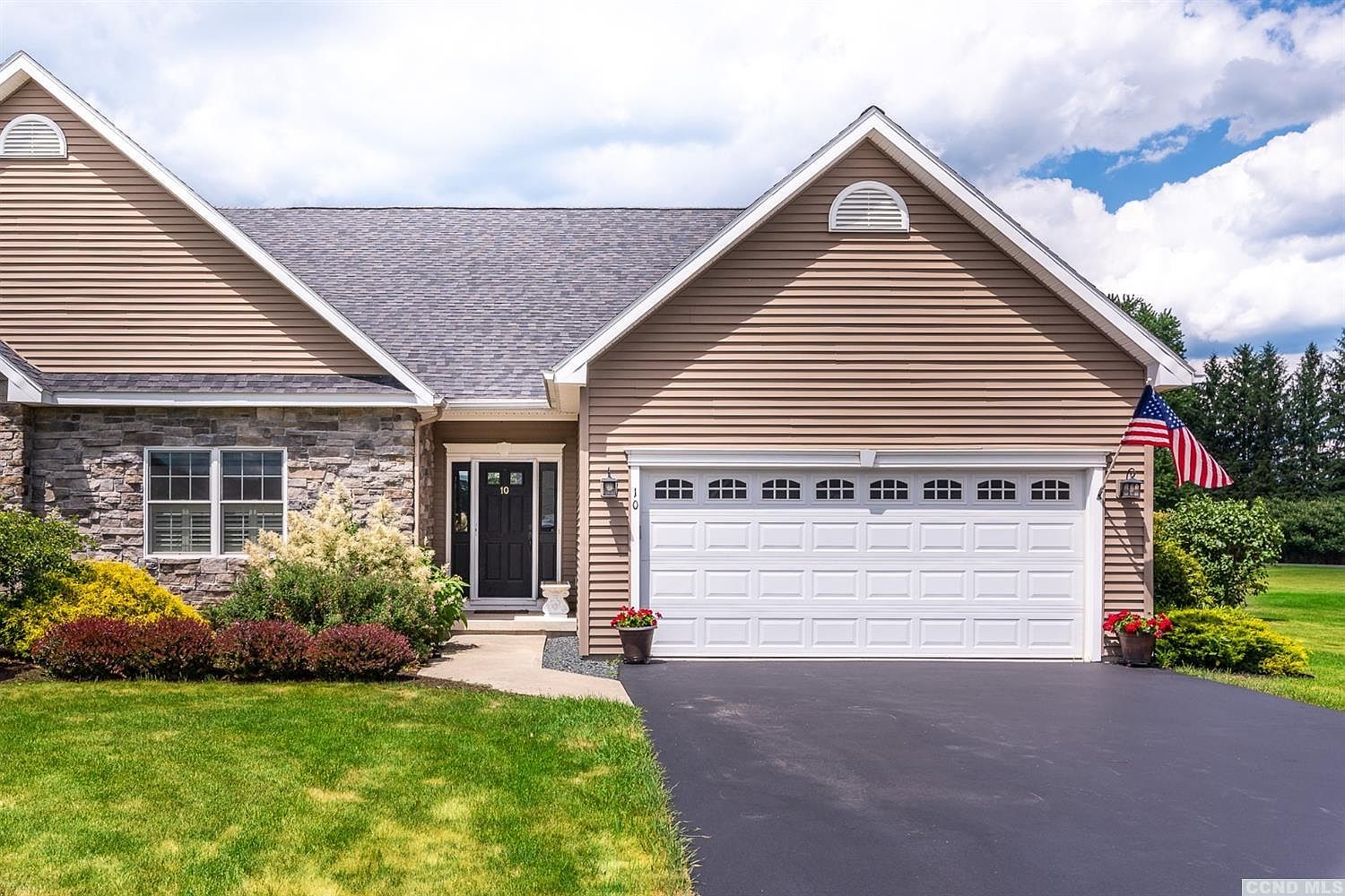 10 Bean Ln, Valatie, NY 12184 | Zillow