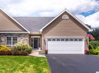 10 Bean Ln, Valatie, NY 12184