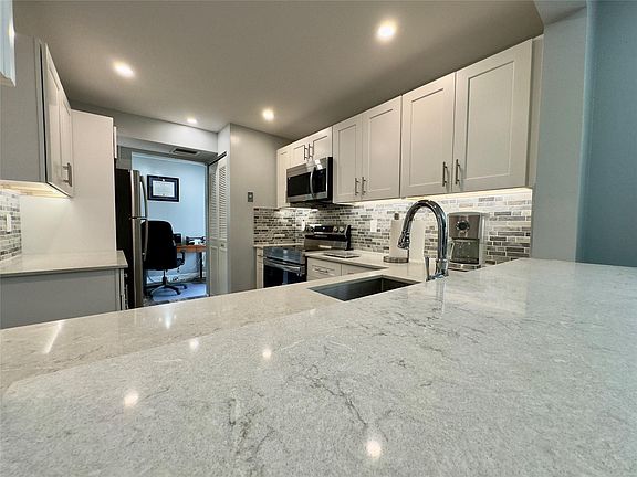 4th image of 6575 W Oakland Park Boulevard #201