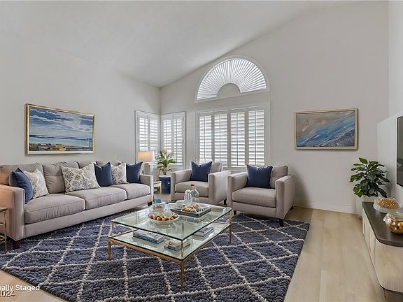 4th image of 3220 Sabrina Ct