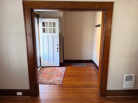 5th image of 93 Seaview Ter #91