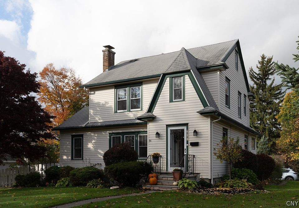 1st image of 207 Clinton St