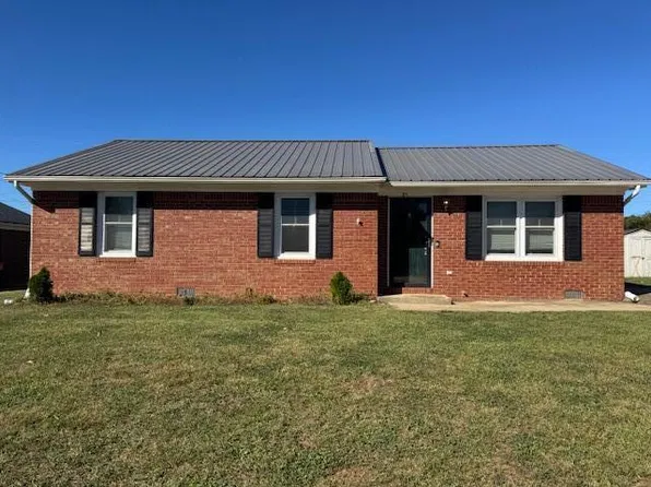 27 Spruce Dr, Cynthiana, KY 41031
