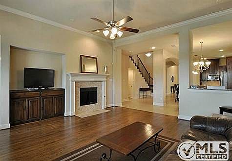 3rd image of 2900 Cole Castle Dr