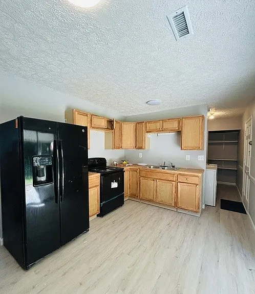 1478 Bonneville Ln — Photo 2