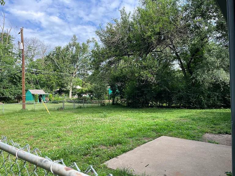 2309 SW High Ave — Photo 4