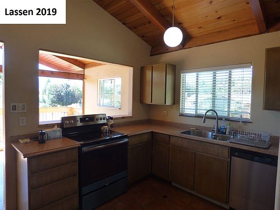 4th image of 865 Washo Ln