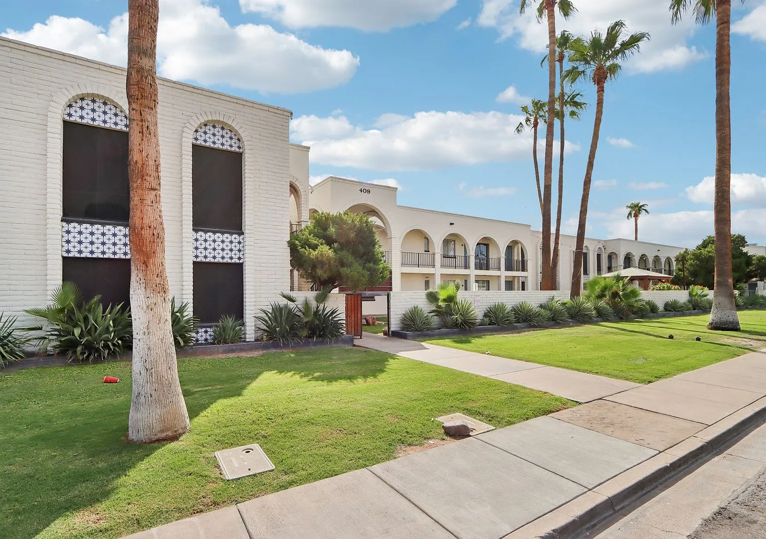 First Month Free! Beautiful East Mesa Apartment - Large and Spacious! — Photo 4