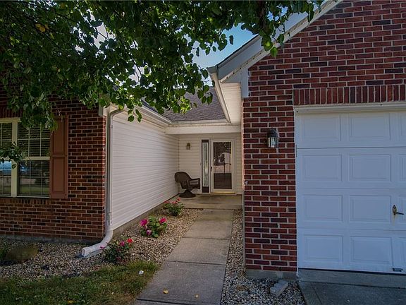 3rd image of 3215 Crestwell Dr