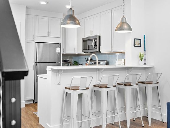 2nd image of 134 Gillis St #14
