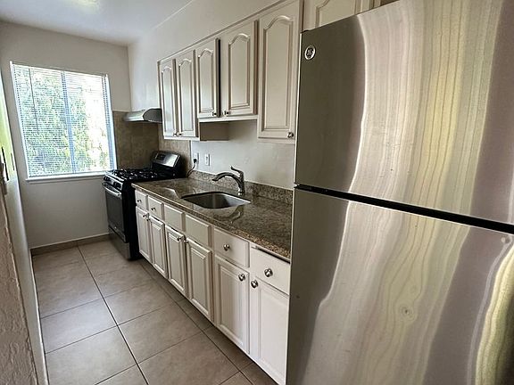 2nd image of 2344 E 17th St #6