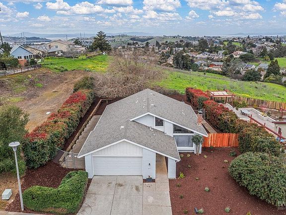 2nd image of 463 Brentwood Drive