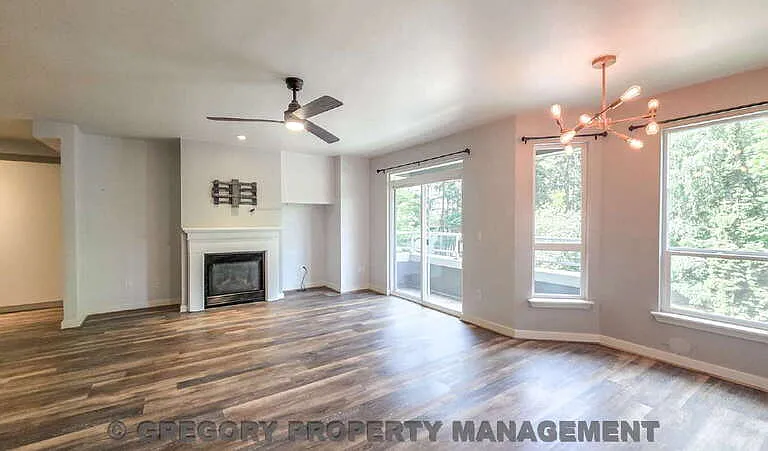 925 110th Ave NE #306 — Photo 18