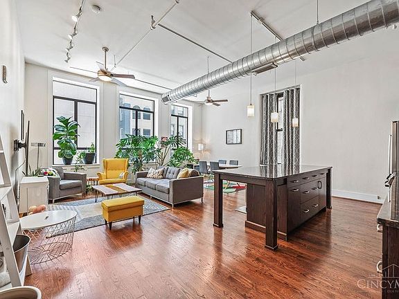 2nd image of 417 Vine St Unit 302