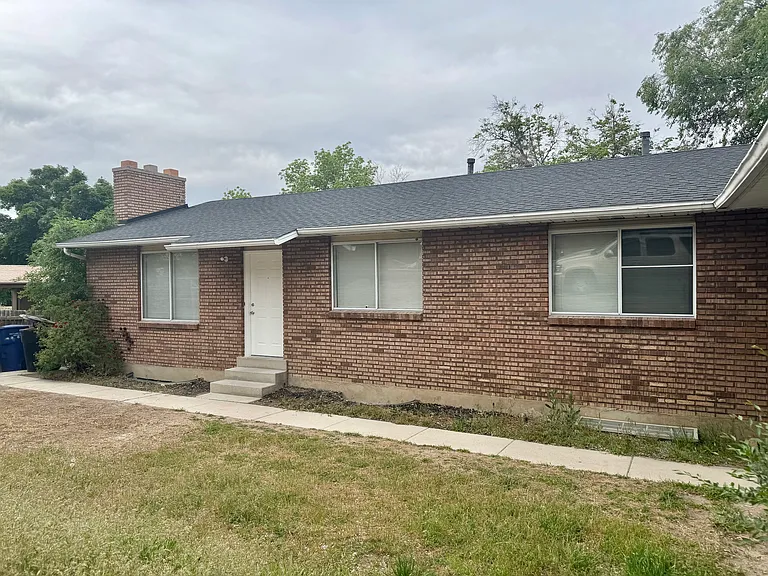 7298 S Highland Dr — Photo 4