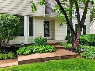 8336 Rosehill Rd, Lenexa, KS 66215