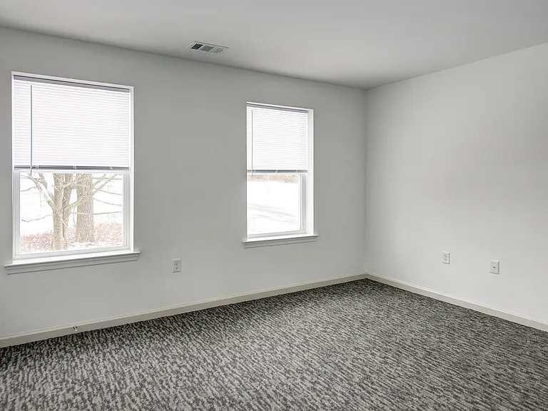 Clinton Woods Apartments — Photo 14