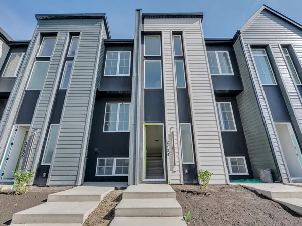 2702 25th Ave SW, Calgary, AB T3E 6N6