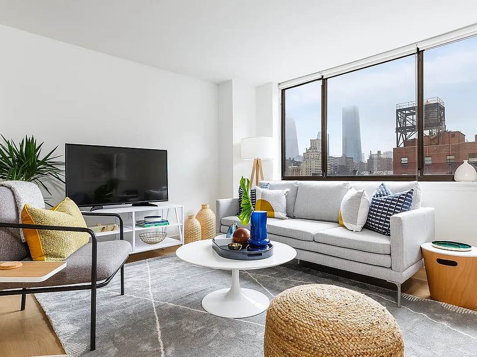 1st image of 250 W 19th St APT 4a