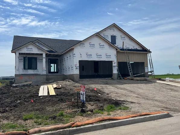17410 N Valley Dr, Urbandale, IA 50323