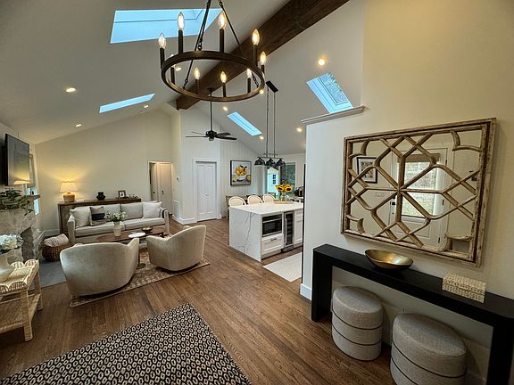 2nd image of 11 Cedar Ln