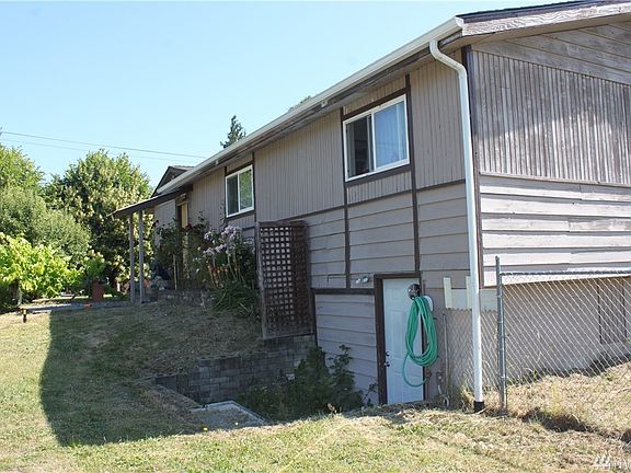 5th image of 1054 S 88th St