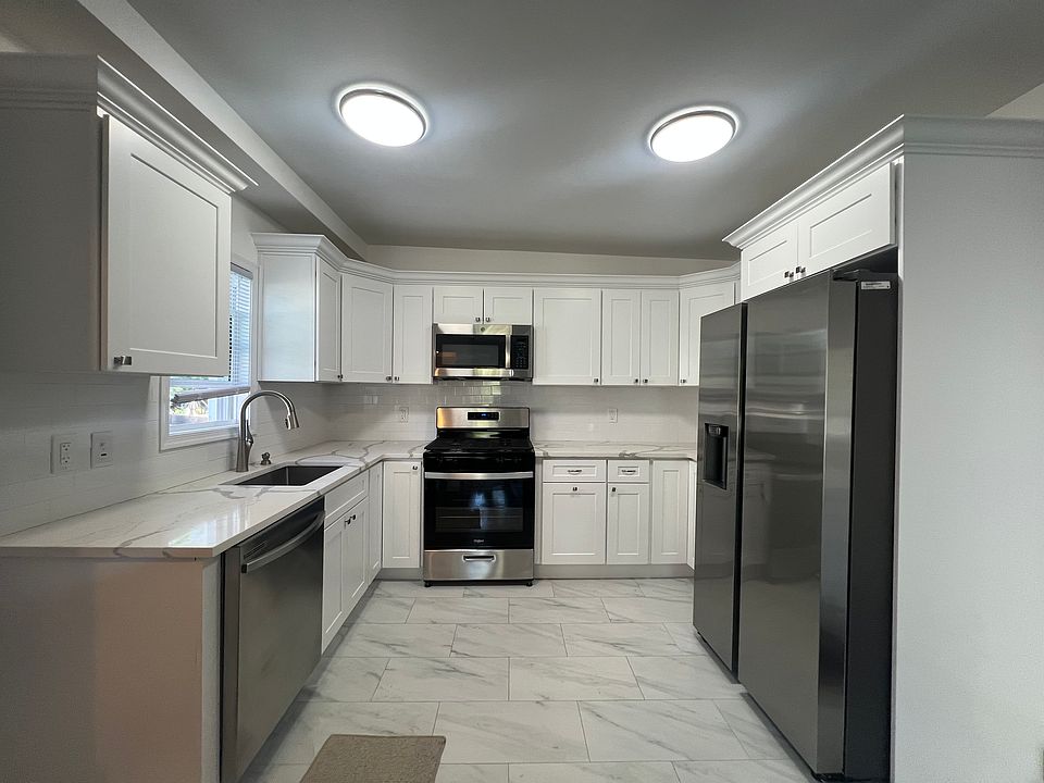 1st image of 196 2nd St #1