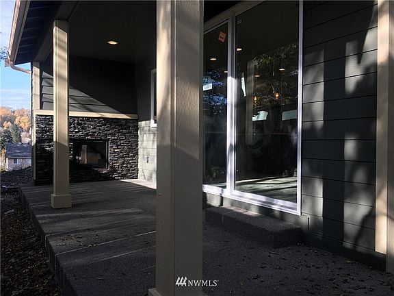 4th image of 4035 S 126th Street S