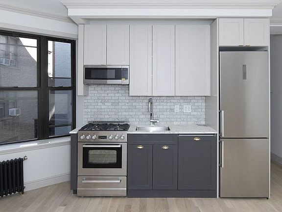 4th image of 156 Stanton St APT 6