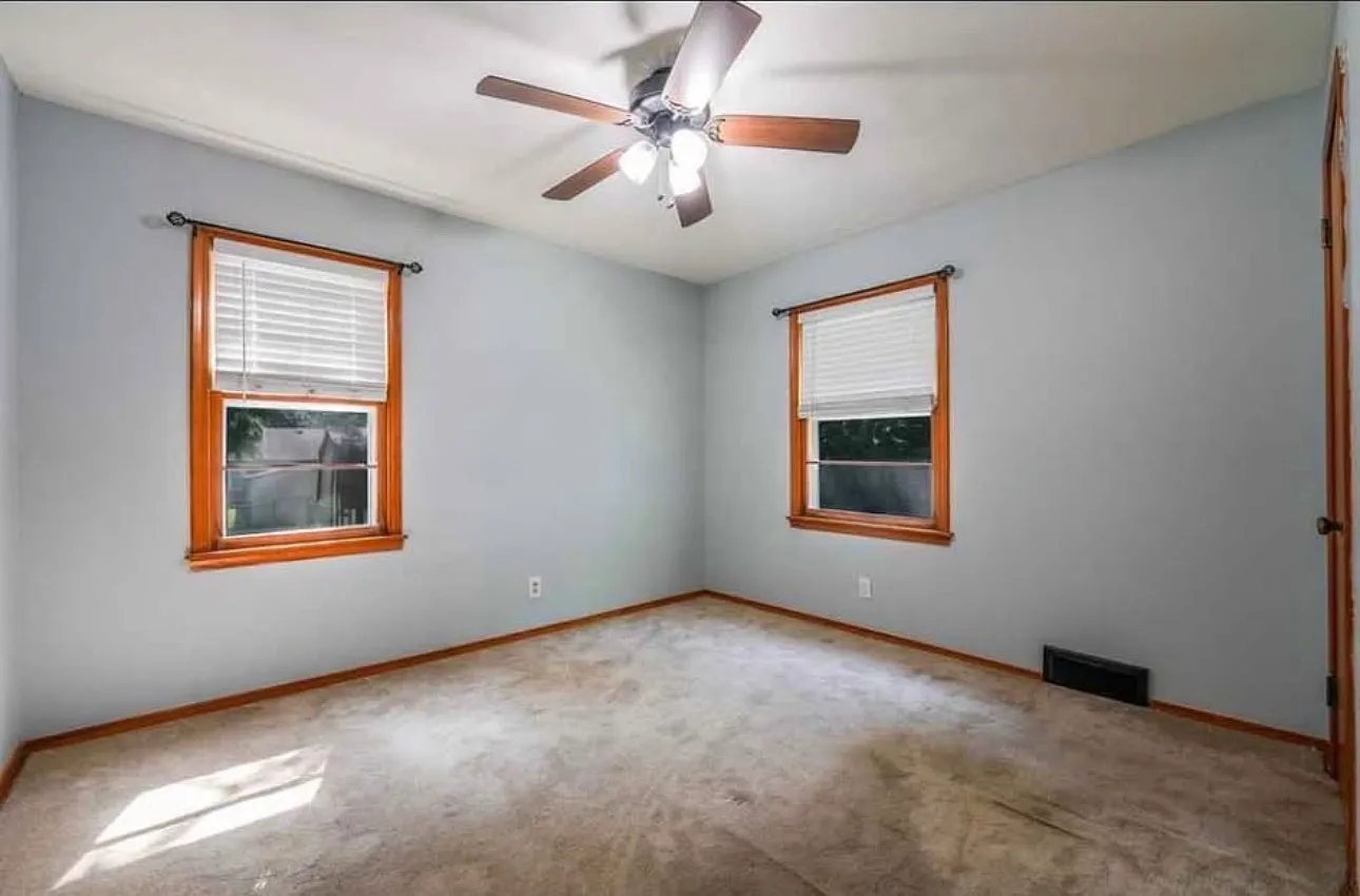 3 bed, 864 sqft, $1,300 — Photo 4