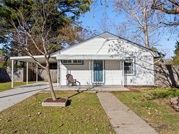 2428 Lofurno Rd, Chesapeake, VA 23323