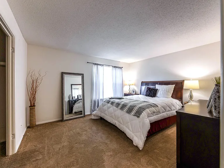 Whispering Lake Apartments — Photo 16