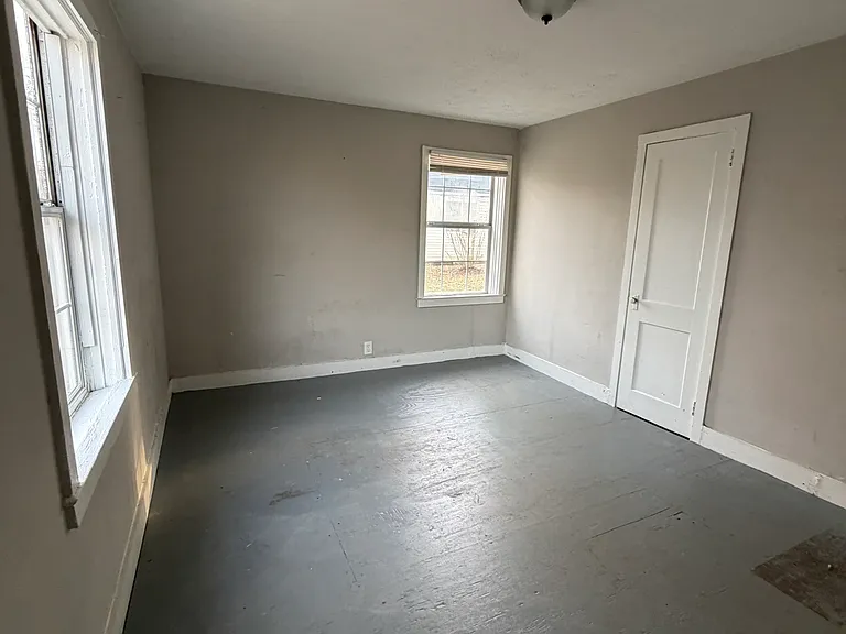 103 White St — Photo 7