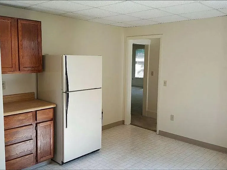 Eat-in Kitchen